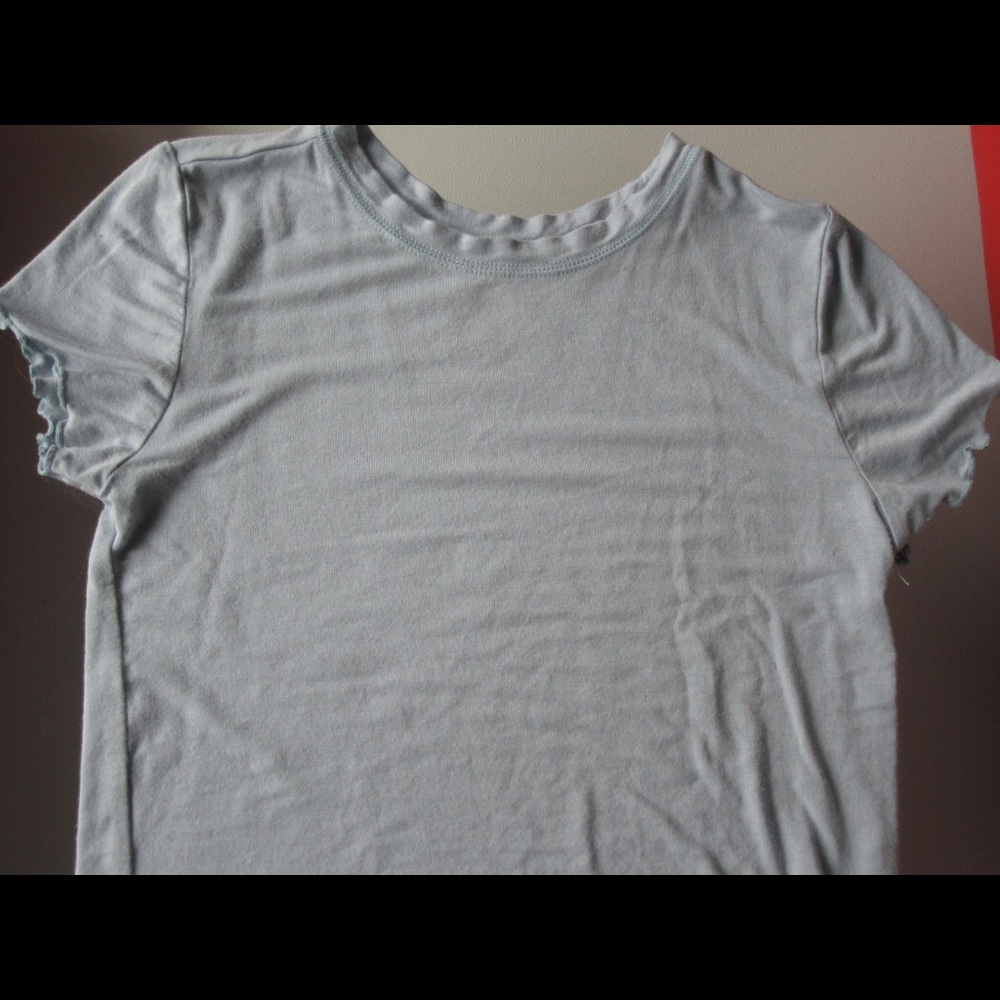 Blue cropped pac sun shirt